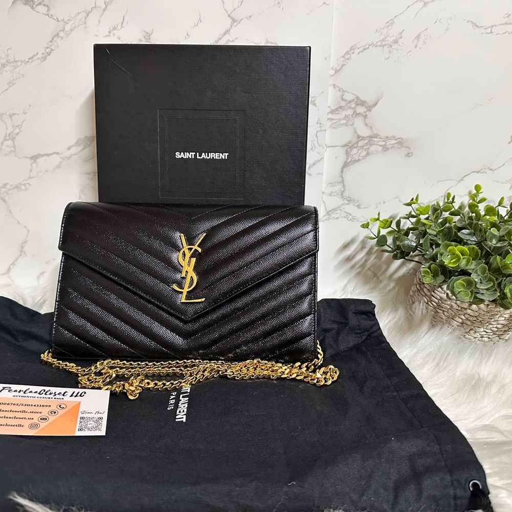 SainLaurent Black caviar wallet on chain - Picture 1 of 13